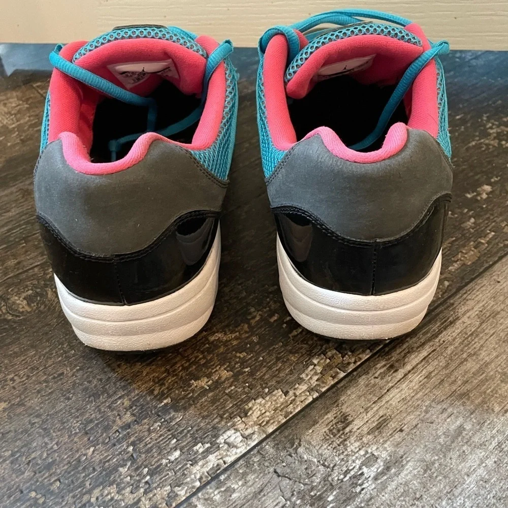 Jordan’s Miami Vice EUC Men’s sz 9.5